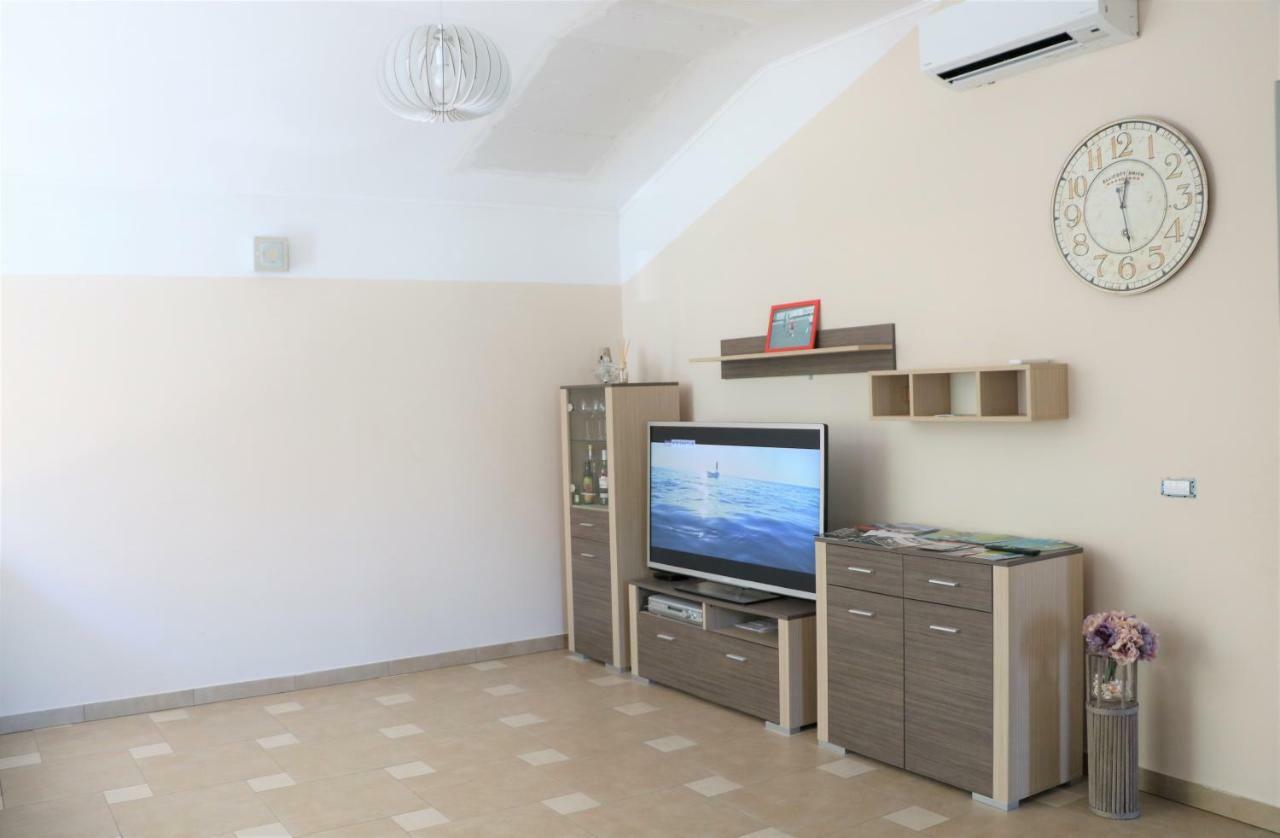 Apartment Olivia Ciginj ภายนอก รูปภาพ